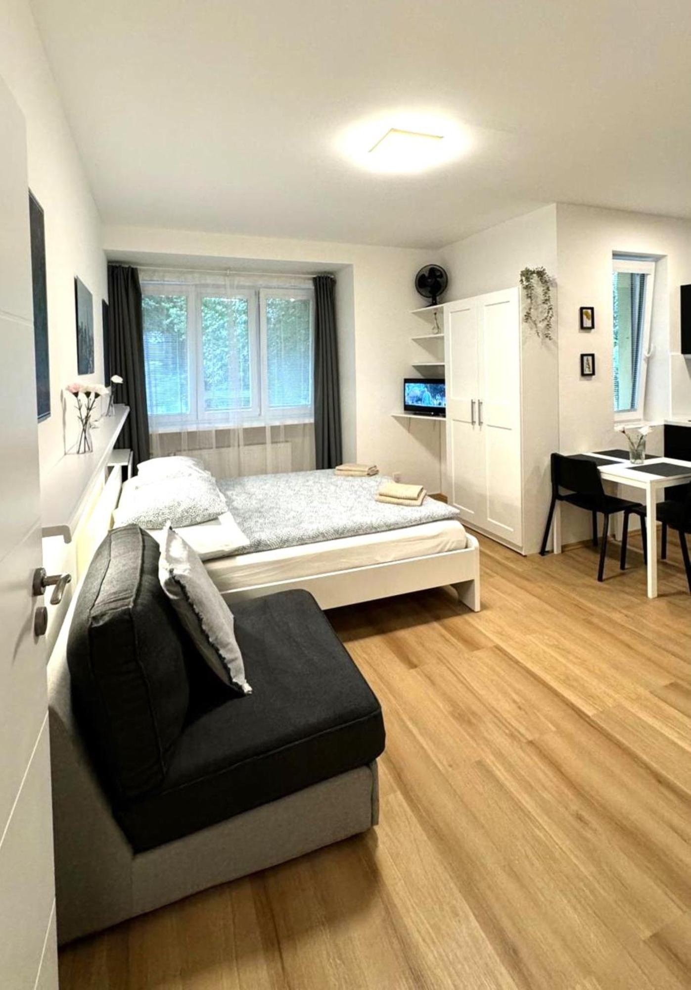 Hillside Studios Prague Luaran gambar